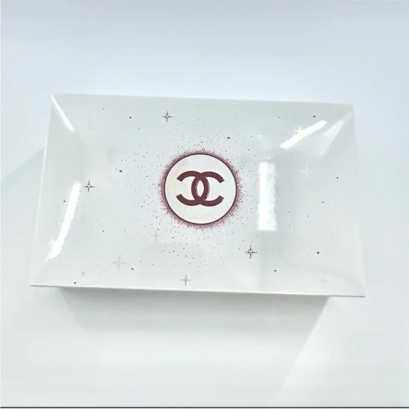 CHANEL Hydration On-Hand Essentials Set - White, Gold & Black purse like pouch